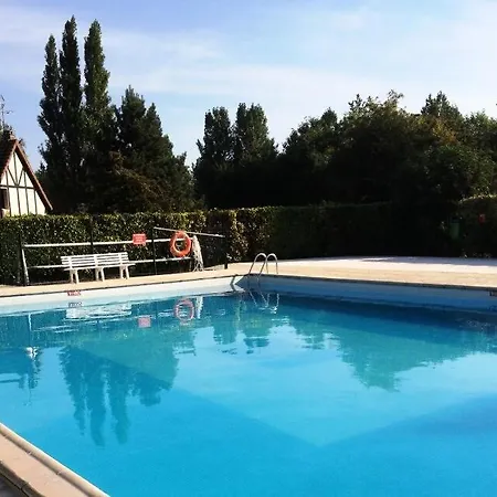Le Clos Du Golf 64050